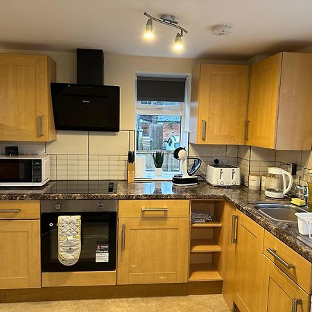 Apartamento Orange Lilly In Stroud With Free Parking Exterior foto
