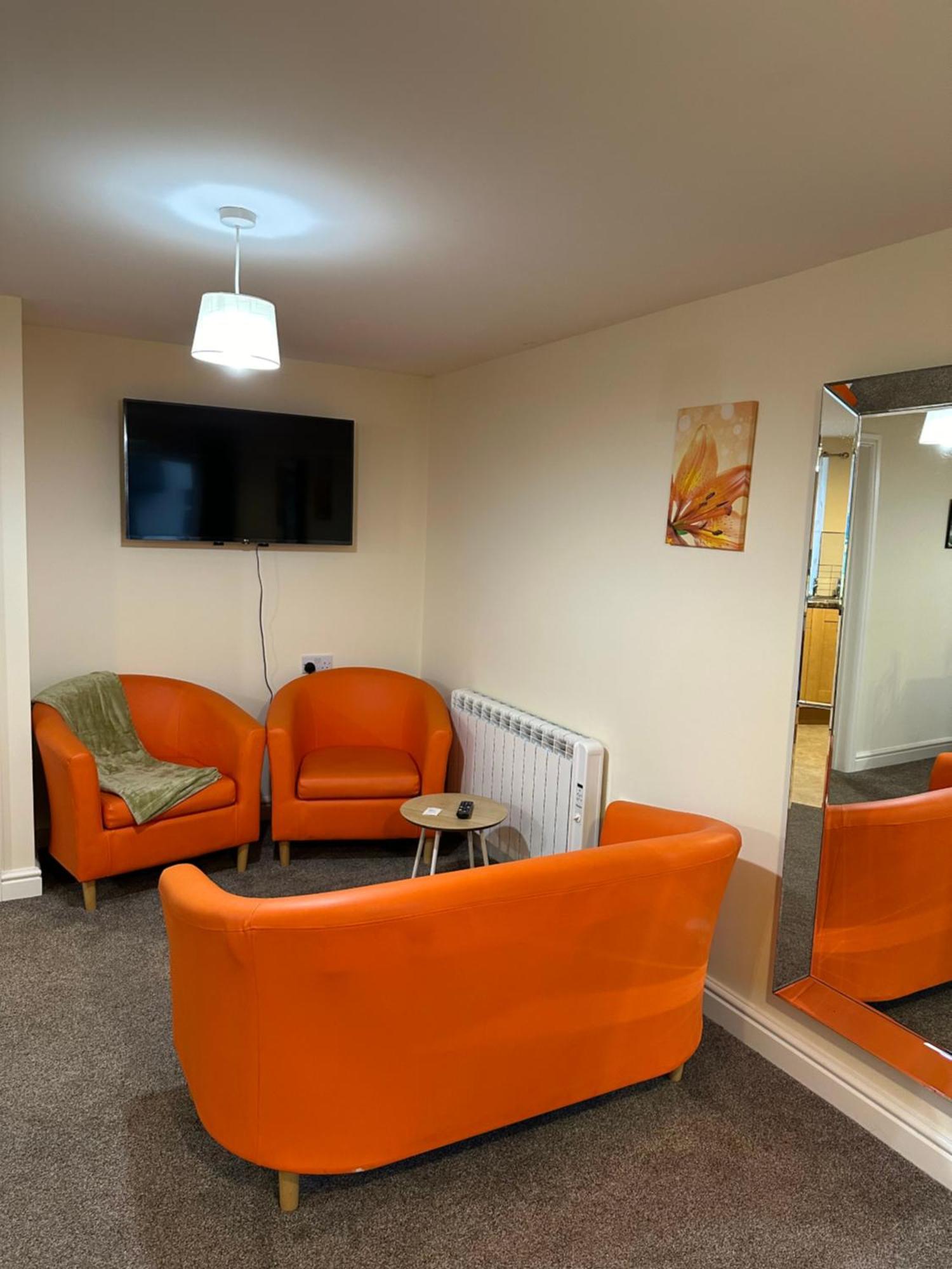 Apartamento Orange Lilly In Stroud With Free Parking Exterior foto