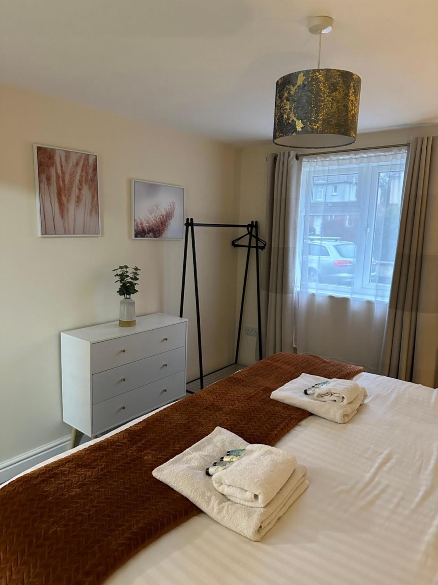 Apartamento Orange Lilly In Stroud With Free Parking Exterior foto