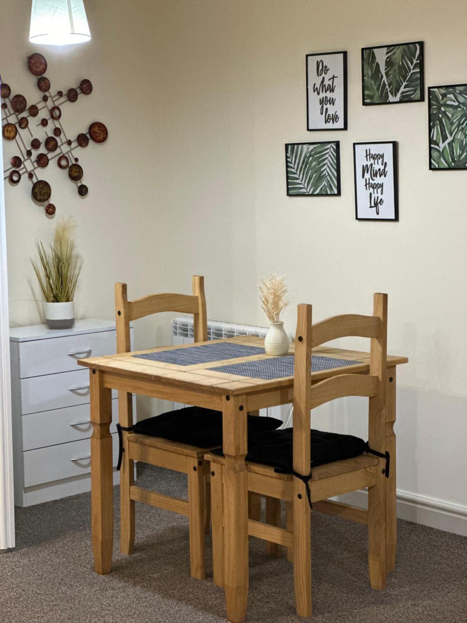 Apartamento Orange Lilly In Stroud With Free Parking Exterior foto