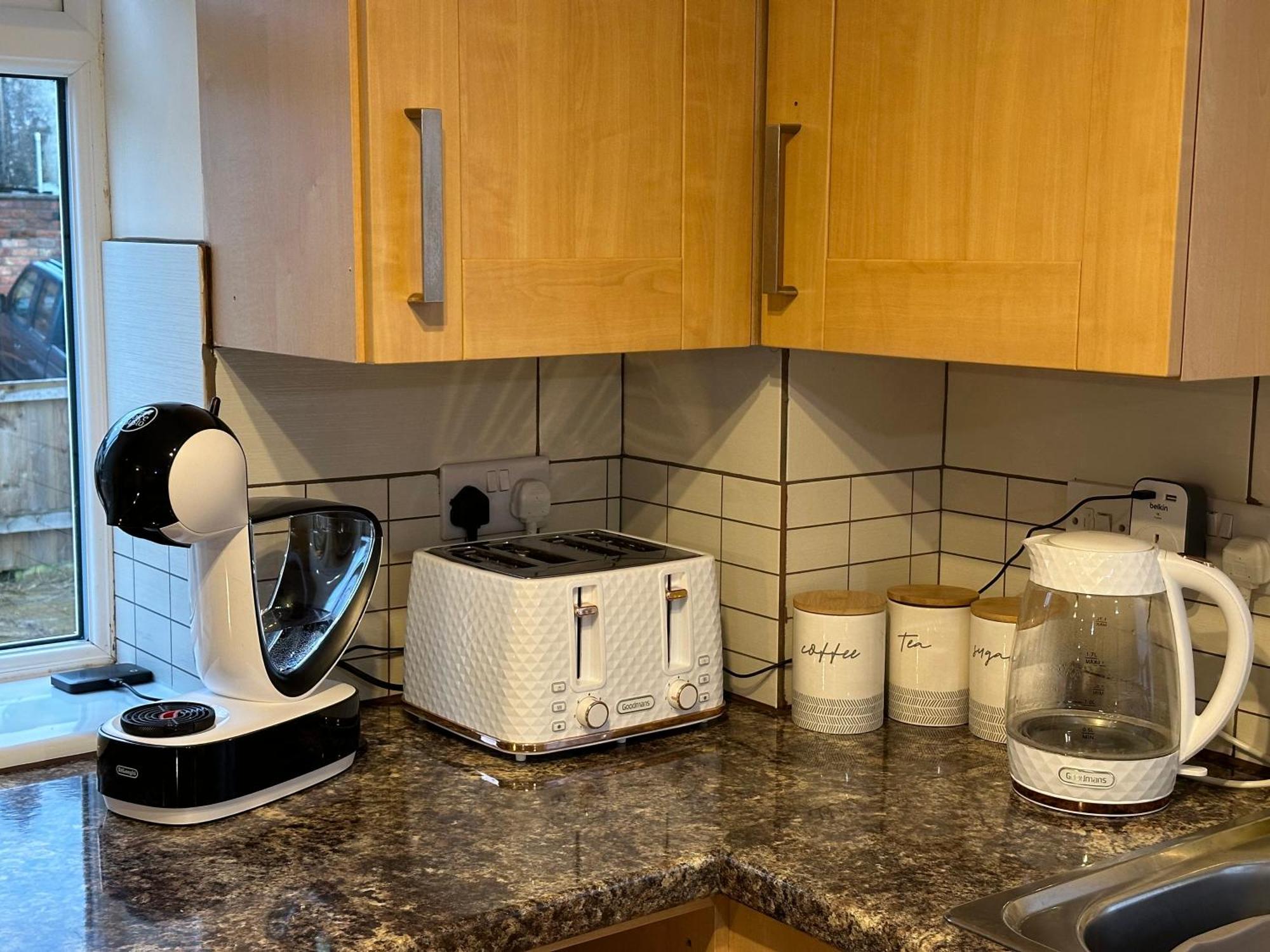Apartamento Orange Lilly In Stroud With Free Parking Exterior foto