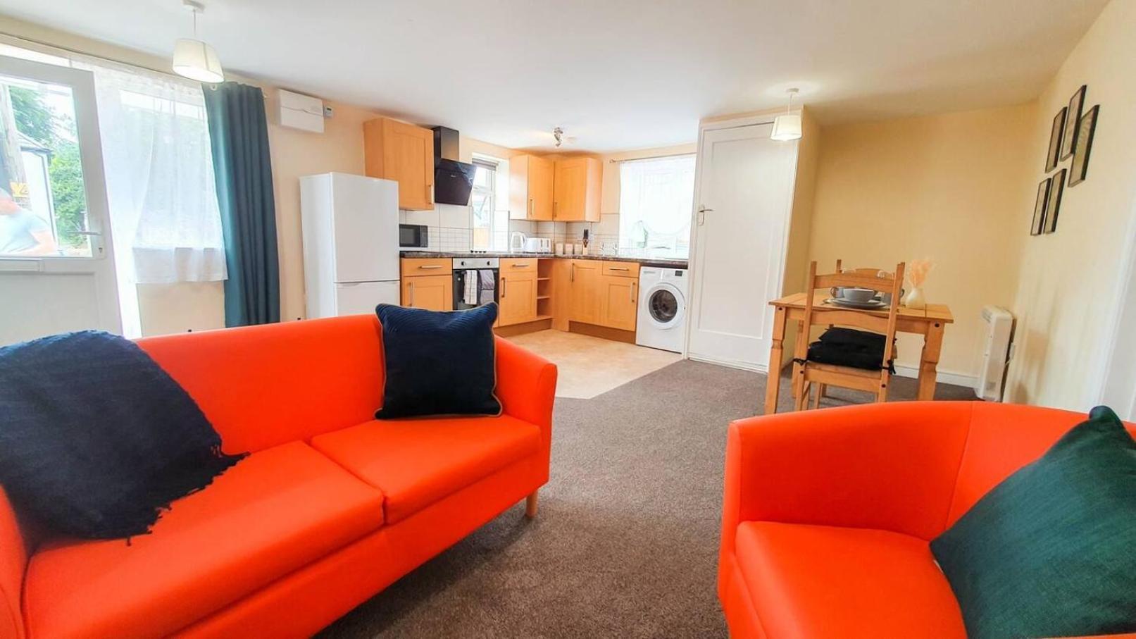 Apartamento Orange Lilly In Stroud With Free Parking Exterior foto